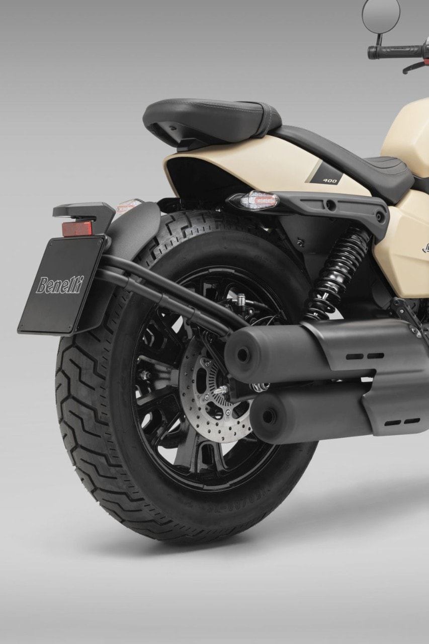 Benelli Leoncino Bobber 400: debutta sul mercato la power cruiser di Pesaro